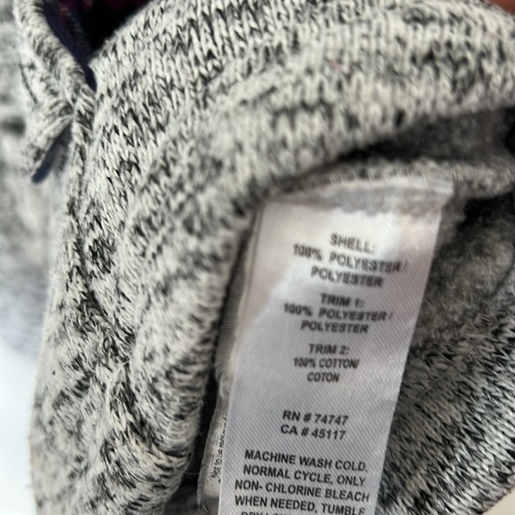 Jacket, zip up; snaps at collar - Picture 9 of 9